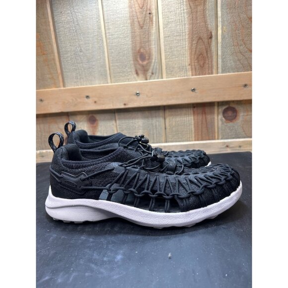 Keen Womens UNEEK Black Sneaker Sandal Size 8 With Eco Anti-Odor Footbed - Picture 2 of 10